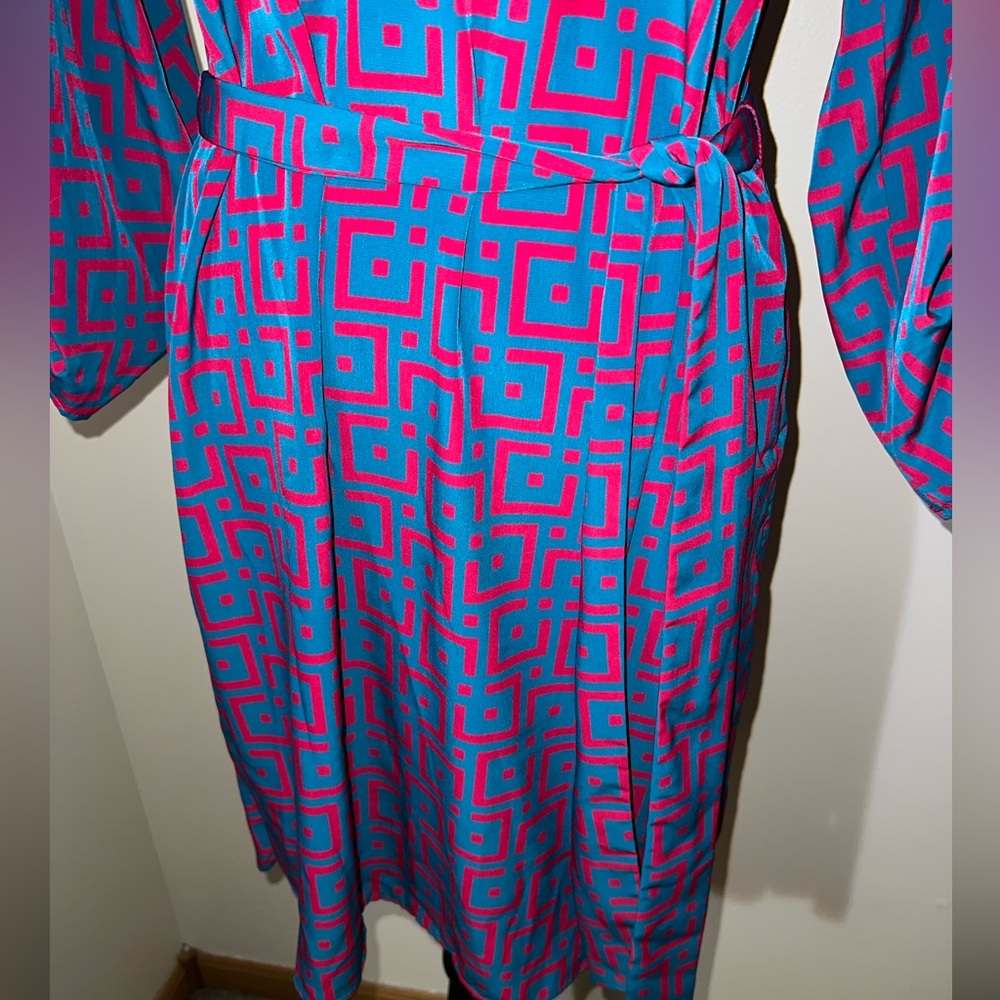 Britt Ryan 100% Silk Geometric Belt Wrap Dress/3/4 Sleeve/NWT/Size XS - Picture 3 of 12